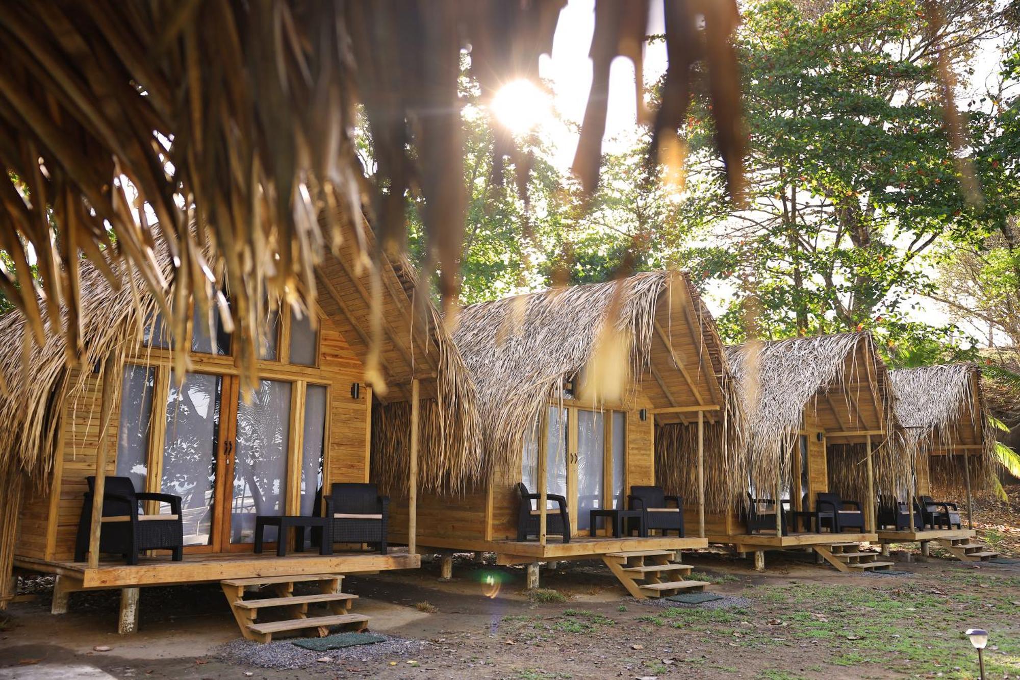 Hotel Oasis & Surf Camp Santa Catalina Εξωτερικό φωτογραφία